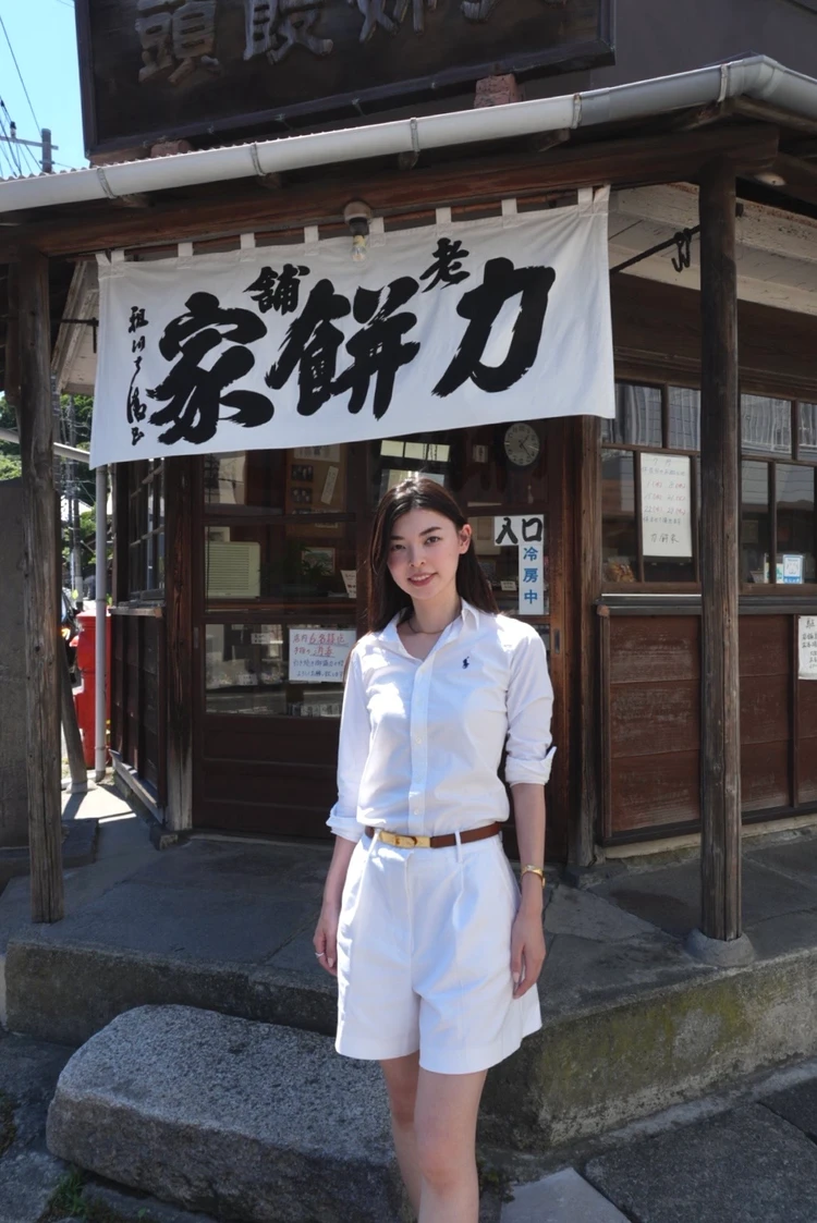 力餅家　店舗入り口