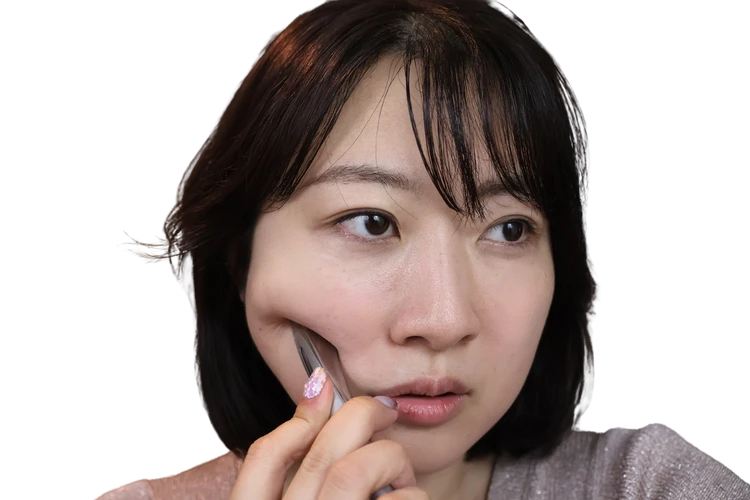 【SALONIA】一本3役!筋膜直アプローチのペン型美顔器を徹底レビュー【新発売】_2_1