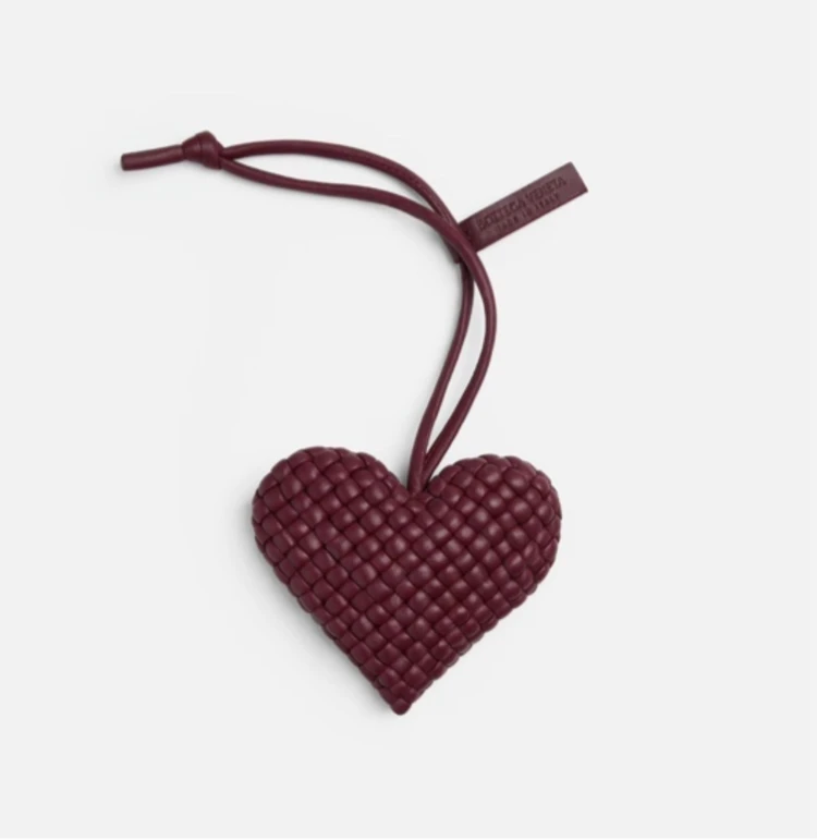 「Bottega Veneta(ボッテガ・ヴェネタ)」の「ハートモチーフチャーム」