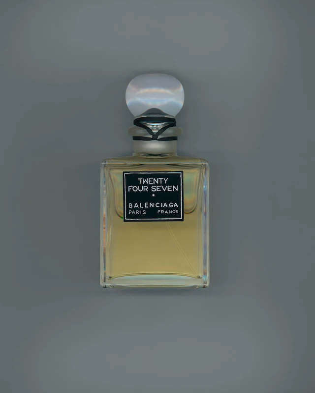 バレンシアガ パルファム トゥエンティフォーセブン