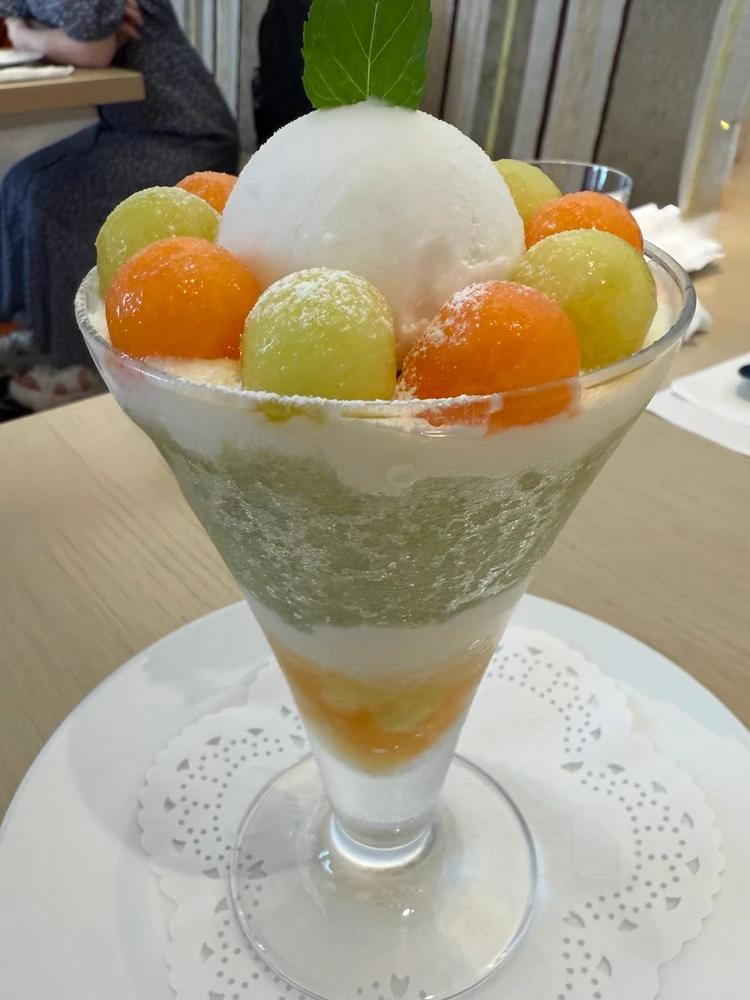 和光アネックスティーサロンのメロンパフェ