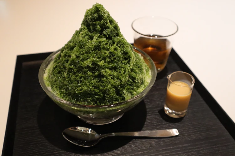 東京 ミッドタウン 六本木 ひんやりスイーツ 期間限定 とらや かき氷 宇治金時 小倉餡 練乳 トッピング