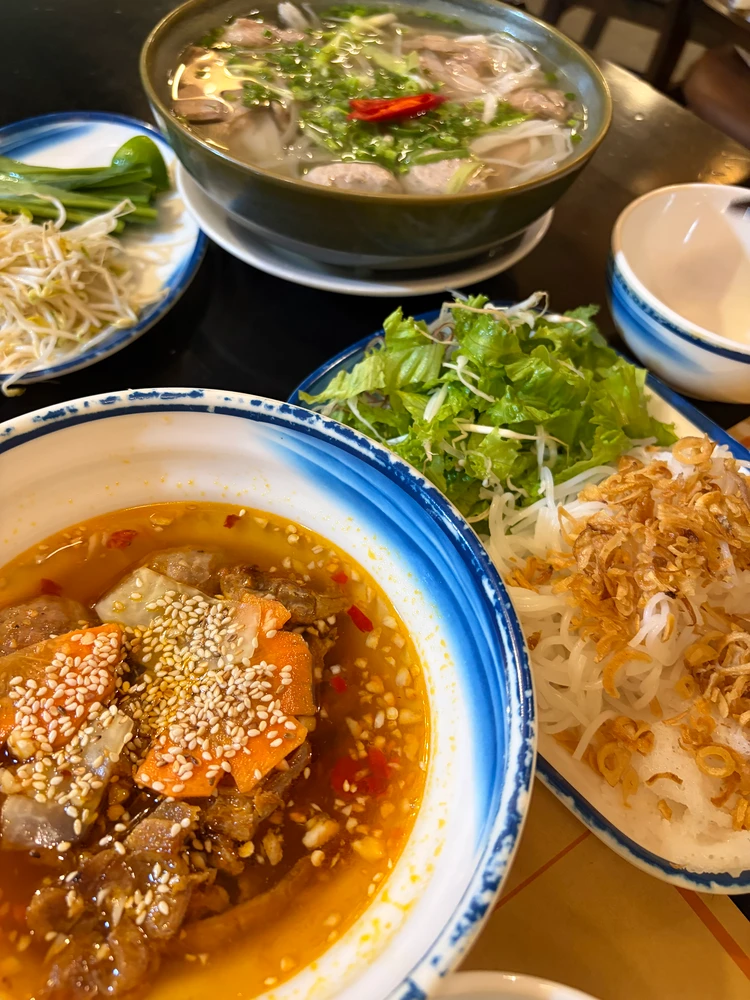 ベトナム　海外旅行　フォー　ベトナム料理