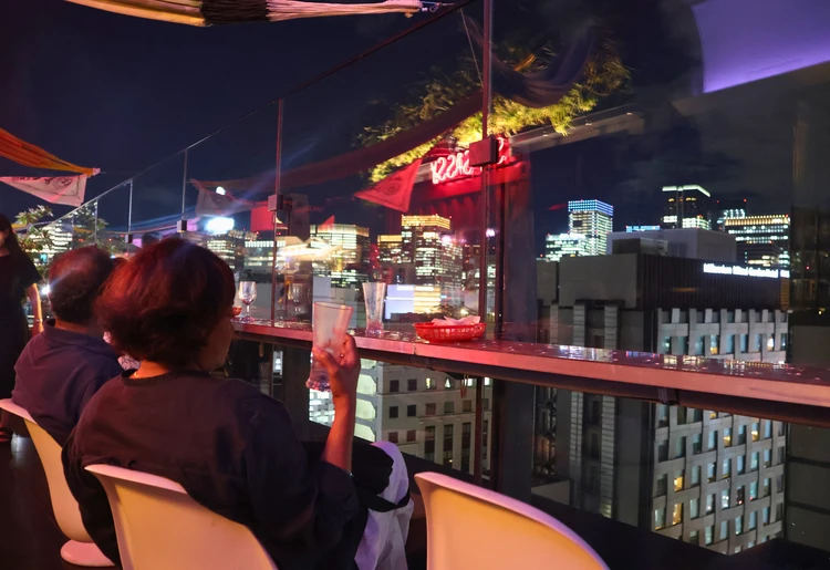 銀座で手軽にBBQ！ルーフトップバーで夜景を楽しむビアガーデン【宵酔探訪】_6