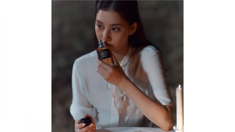 【ディオール】新木優子も魅了された夕暮れのジャスミン。濃密な新作フレグランスが登場
