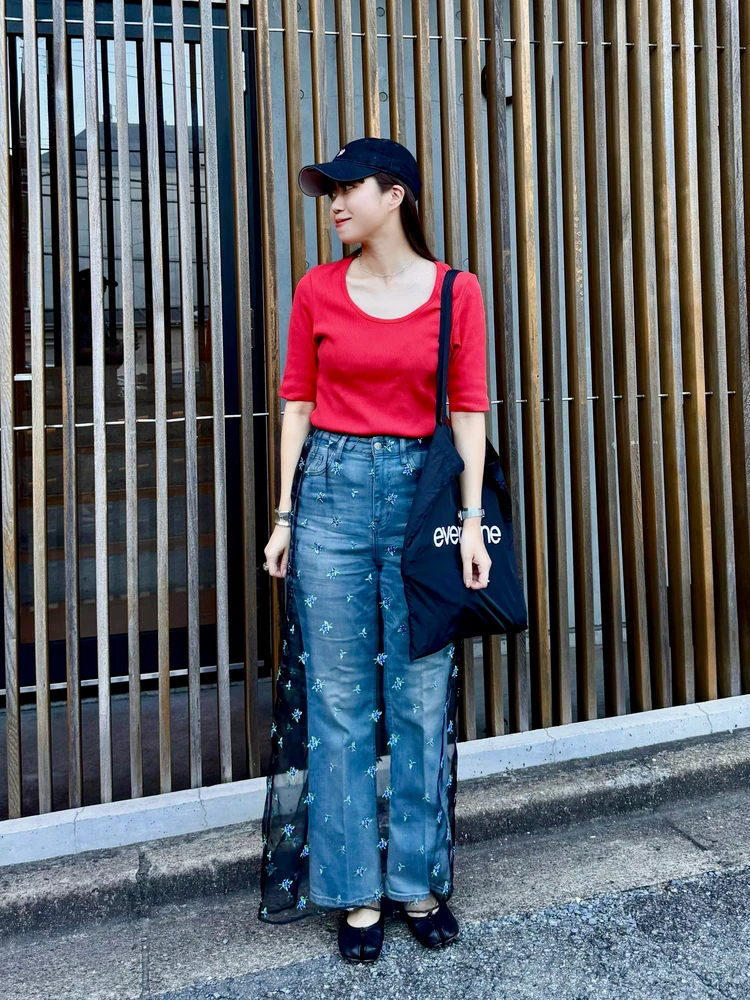 【骨格ウェーブ】いつものコーデに飽きたら赤！失敗しないカラートップス選びのコツ_3