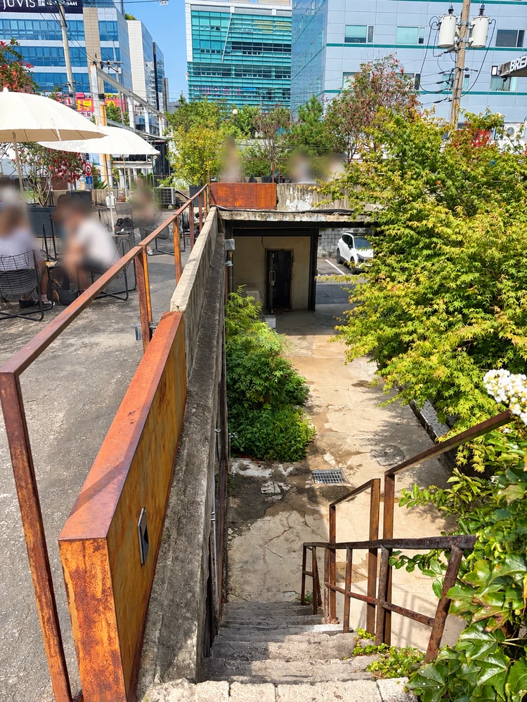 【韓国・聖水カフェ】建築士の私が惹かれた!工場をリノベーションした「cafe onion」_9