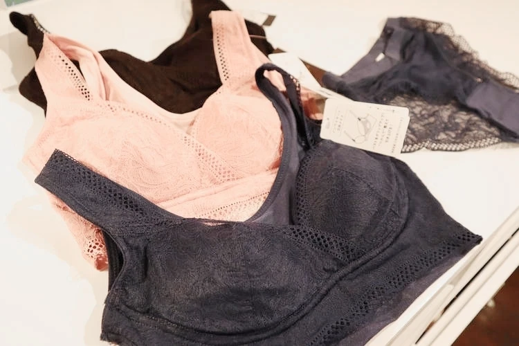 BRADELIS New York ブラデリス　ニューヨーク　表参道　フィッティング　体験　補整下着　育乳　ノンワイヤー　Dreamy Night　Bra　ナイトブラ