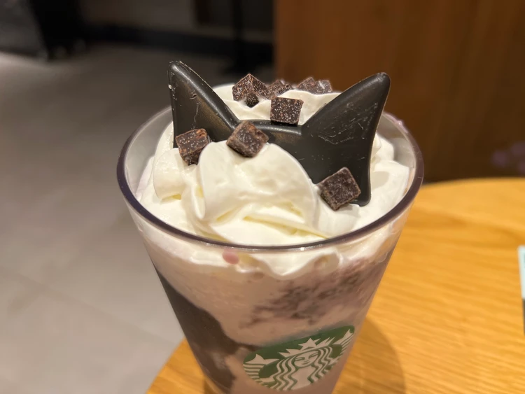 【スタバ新作】ブラックベリー ヨーグルト フラペチーノ®を販売初日に飲んでみた！お味やお得なカスタムについてレポート_3