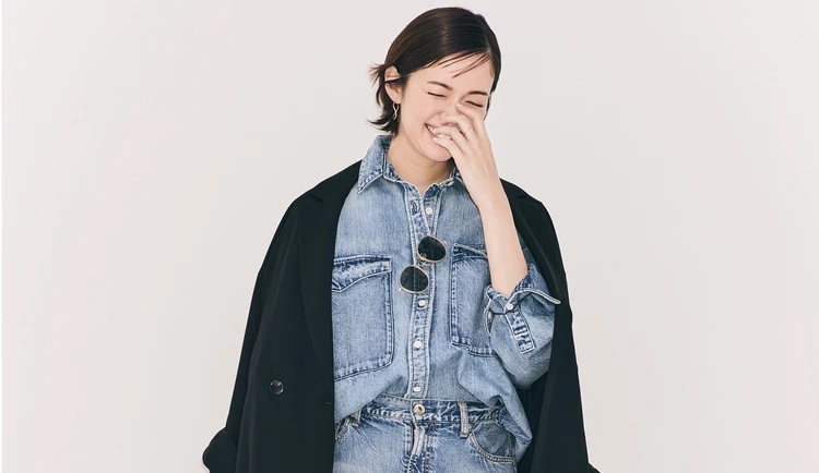 【黒ジャケットコーデ】デニムコーデにモードなエッセンスをミックス【BAILA今日のコーデ】