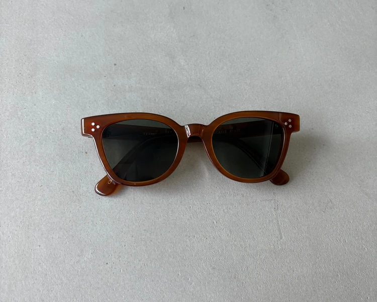 大人カジュアルに似合う！『ayame』のサングラスで夏を楽しむ_1