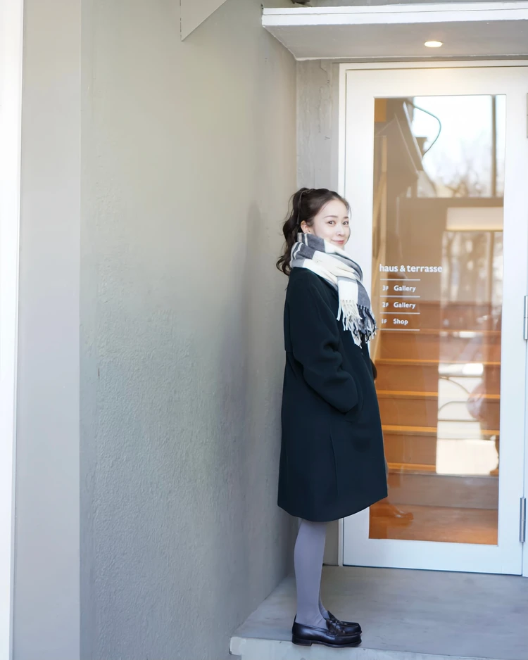 【脱・黒タイツ】冬のコーデを格上げするTabioの”グレーリブタイツ”_6