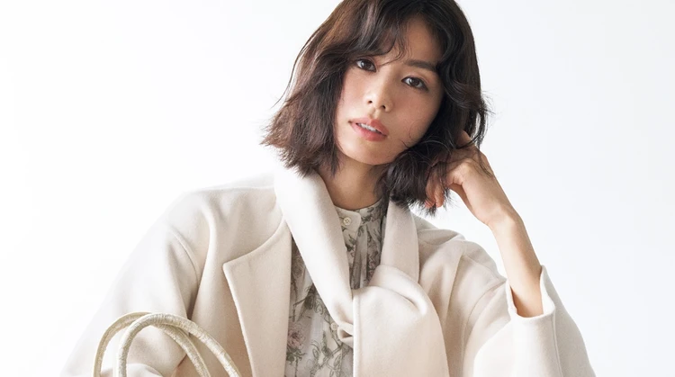 【ディオール】2025年最新ホリデーコレクション!アイコンバッグ、ラッキーモチーフの財布とジュエリー、スカーフで冬を彩って