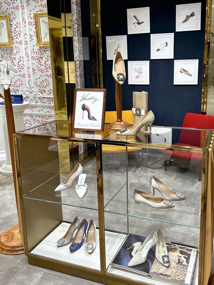 GINZA SIX MANOLO BLAHNIK(マノロ ブラニク)のブライダルコレクション「MARRIED IN MANOLOS」