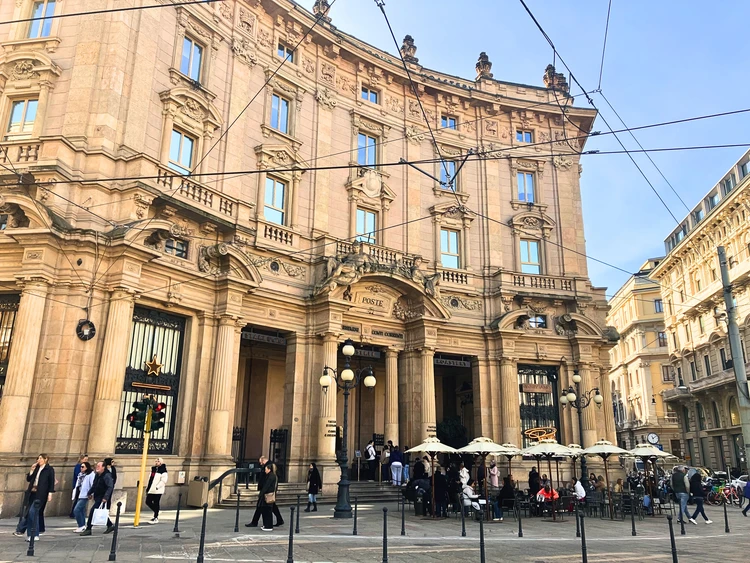 【ミラノ】郵便局？美術館？「世界一美しい」高級スタバの正体をルポ【欧州初】_1