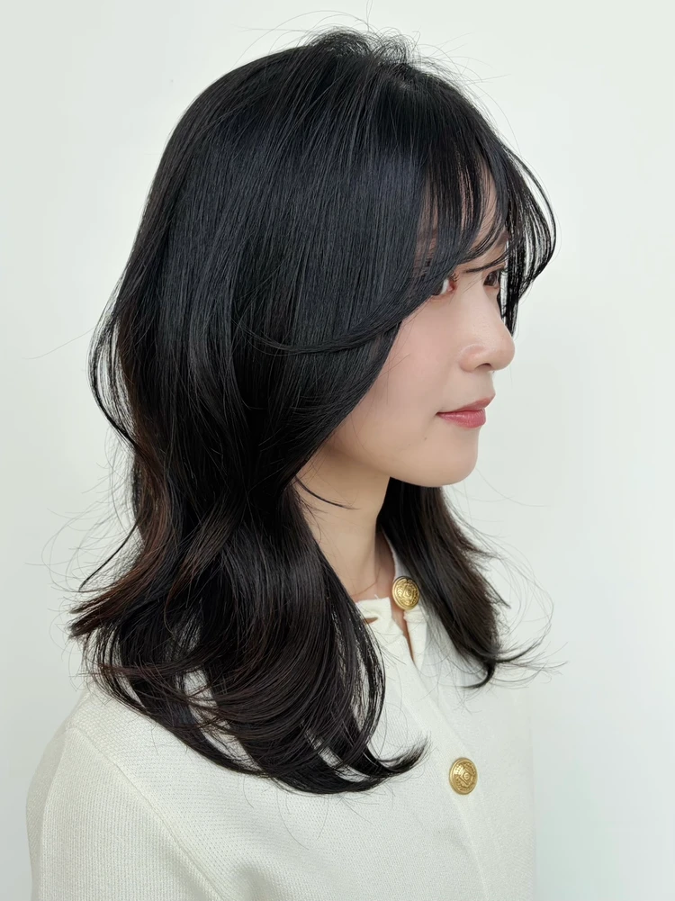 30代髪型・ミディアムのサイド