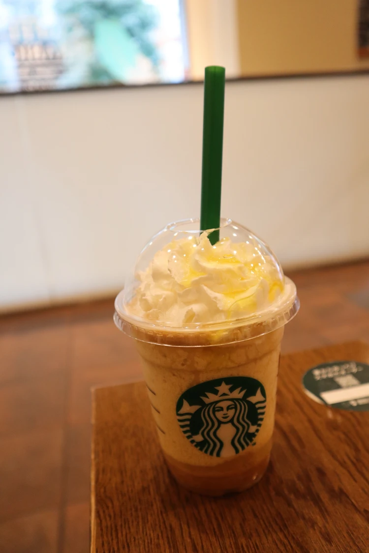 スタバ スターバックス フラペチーノ 洋なし 洋梨 生 キャラメル フラペチーノ 秋 限定 ドリンク