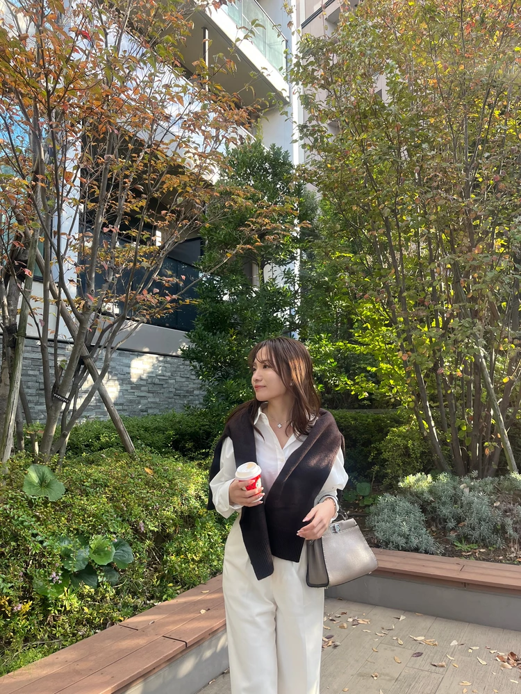 【H&Mで発見♡】旬のブラウンニットでつくる“きれいめオフィスコーデ”_3