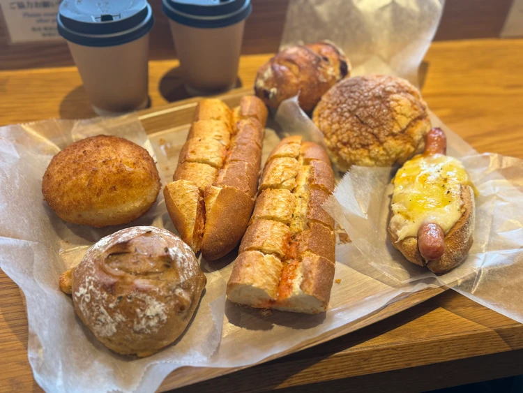 明太フランス　「THE FULLFULL HAKATA」の外観　福岡グルメ　福岡パン屋　博多駅周辺グルメ　博多周辺グルメ