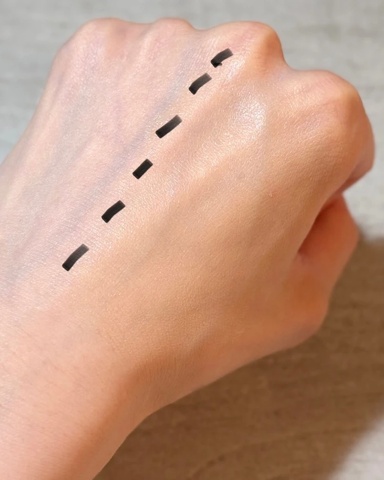 つるんと毛穴レス！カバー力もある最強下地はサンシェルターマルチプロテクショントーンアップCC！_2_3