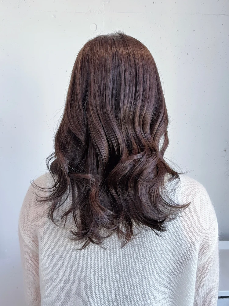 30代髪型・ミディアムのバック