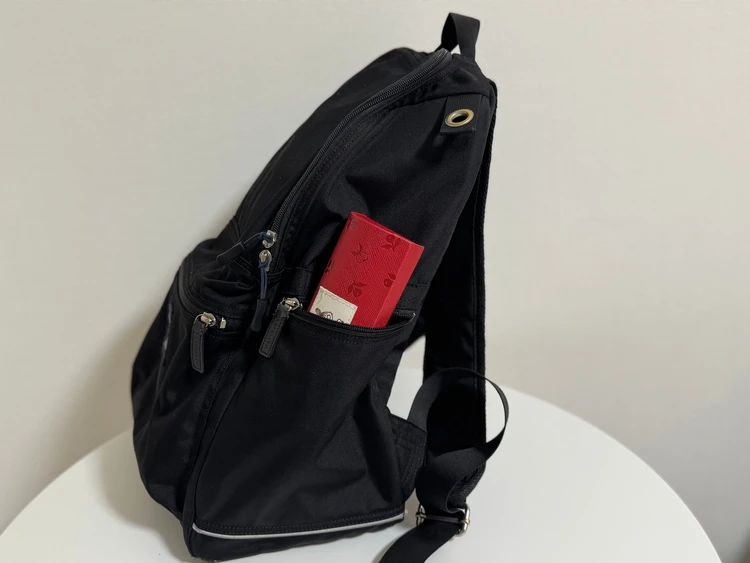 マリメッコのリュックサイド