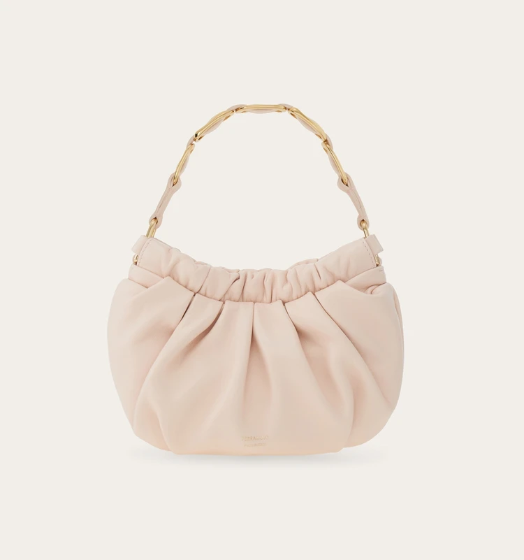 フェラガモ 阪急うめだ本店ポップアップストア先行発売バッグ¥220000