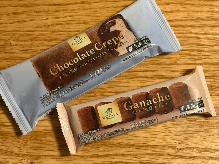 セブン‐イレブンで数量限定販売されているゴディバ監修「ショコラクレープ（生チョコ入り）」と「生チョコ」