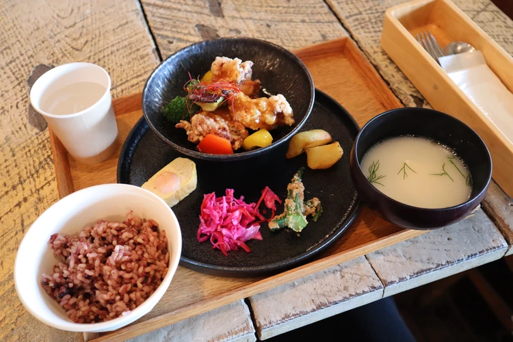 東京 南青山 ランチ お昼 ひとり 女子会 カフェ A to Z cafe 表参道