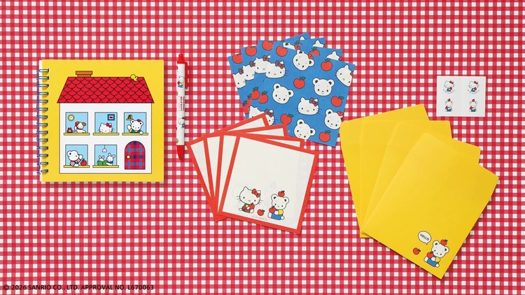 ノートやボールペン、レターセットも登場