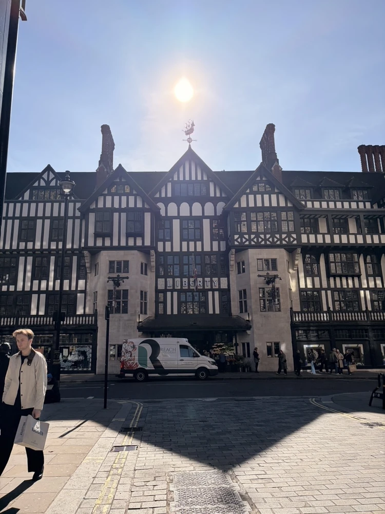 イギリス土産に購入したい。英国王室御用達「D.R.HARRIS」で叶える上質スキンケア！_1