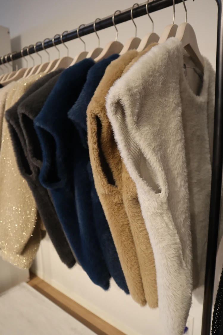 PLST　プラステ　ウィメンズ　クリエイティブ　ディレクター　村田　晴信　ハルノブ ムラタ　アップデート　秋　冬　新作　2025　New　PLST　New　Me　フェザーヤーン　コクーン　ベスト