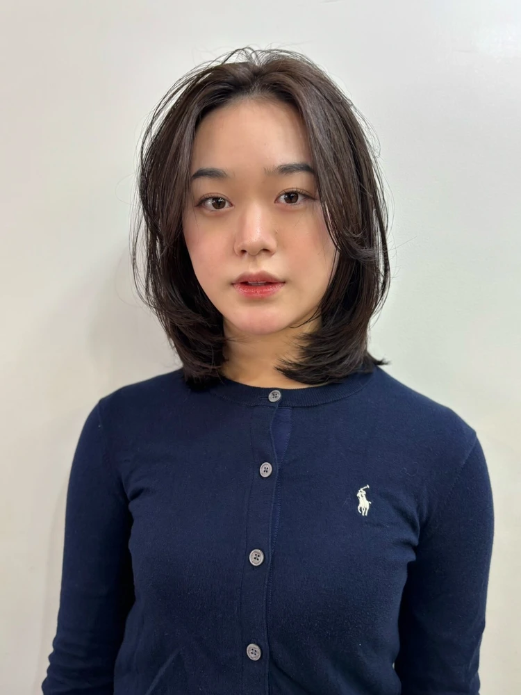 30代髪型・ミディアムの正面