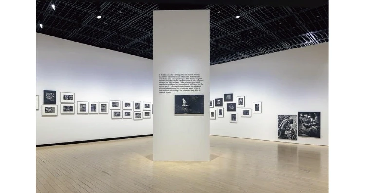 「Let Truth Be the Prejudice」 を再現した第3章の展示