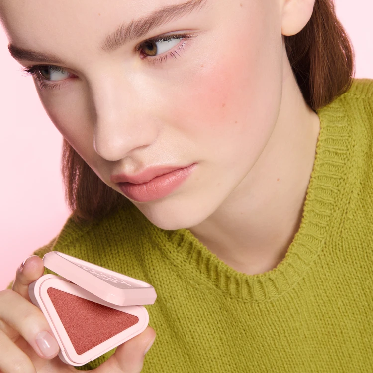 プラダ ビューティ プラダ タッチ 着用イメージ