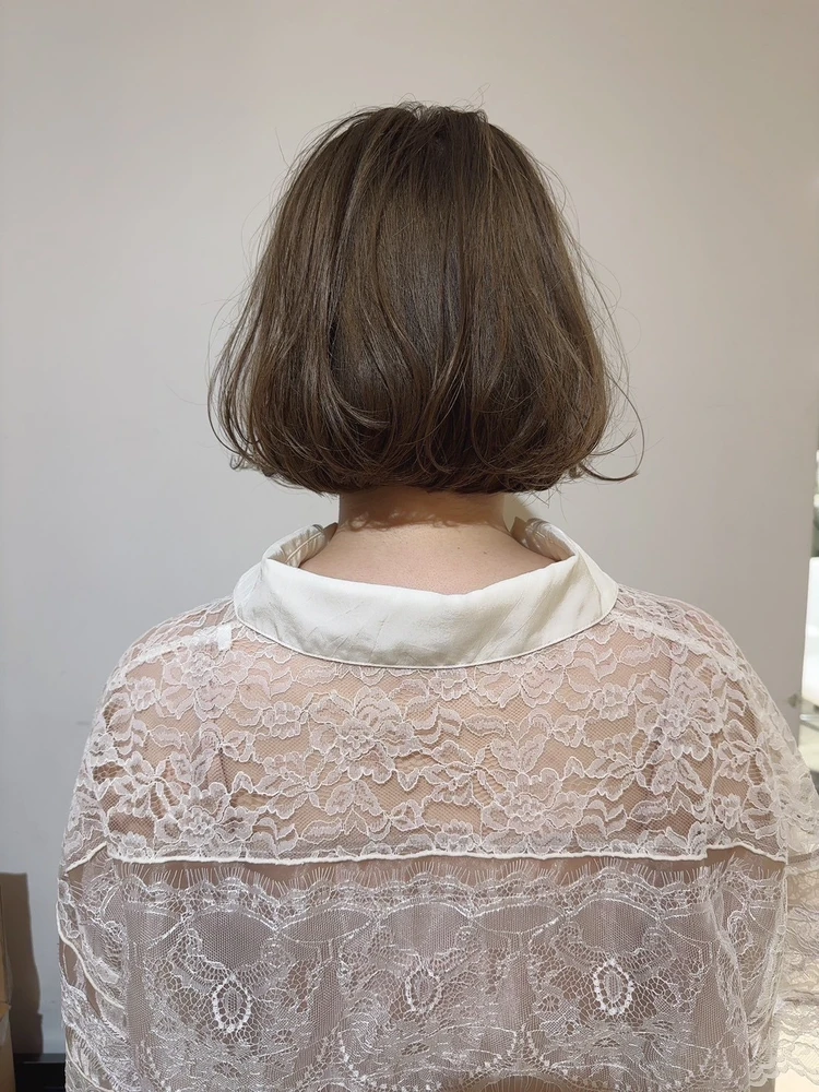 30代ー40代髪型・ボブのバック