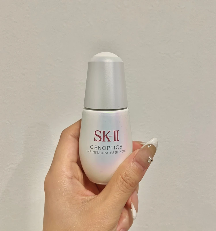 【2025年下半期ベストコスメ】SK-II ジェノプティクスインフィニットオーラ エッセンスでくすみ知らずの透明肌へ。 ＃美容部_1