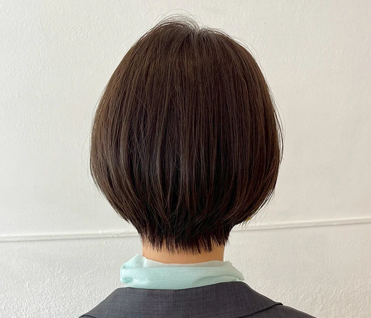 小顔ショートボブ　バック