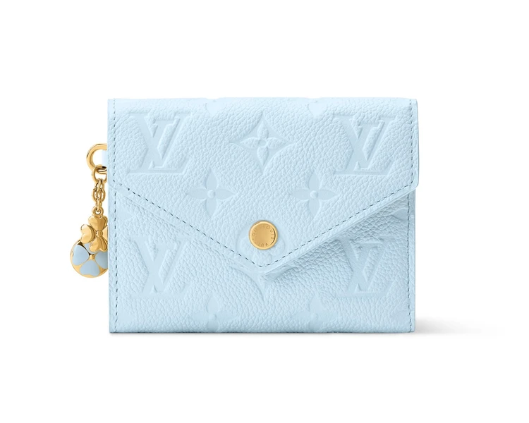 【 LOUIS VUITTON(ルイ・ヴィトン)】スーパーラッキーデーに向けて日本限定カラーやラッキーチャームが彩る新作ウィメンズウォレットが登場_2_2