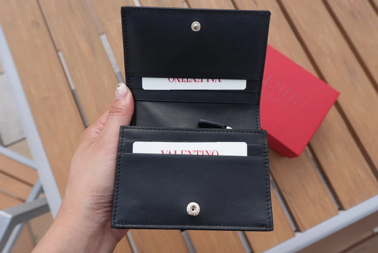 【VALENTINO GARAVANI】ロックスタッズのミニ財布がアウトレットで半額!購入レビュー_3_1