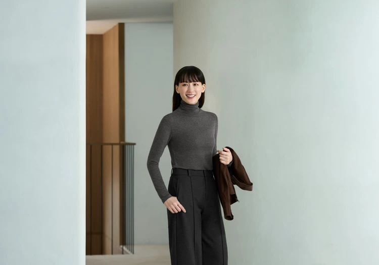 俳優・綾瀬はるかさんが着る【UNIQLO(ユニクロ)】極暖ヒートテックカシミヤブレンド