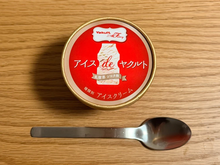 ヤクルトの公式アイス「アイス de ヤクルト」のパッケージ。