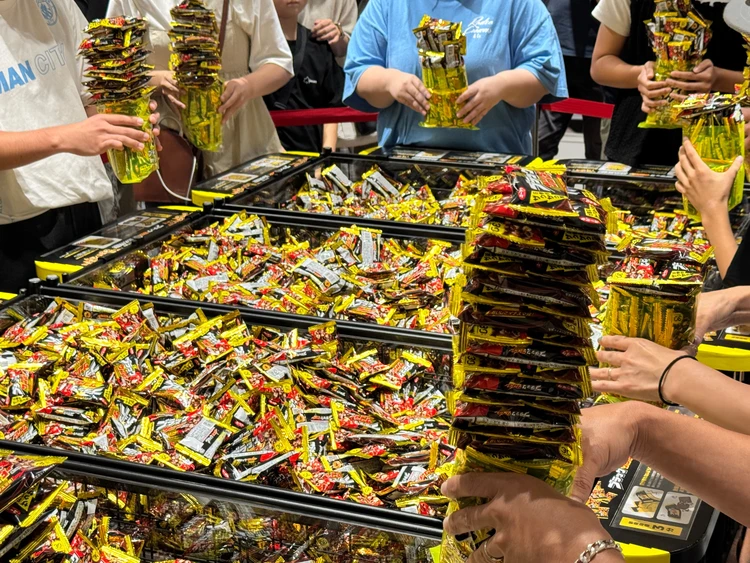 【ブラックサンダー工場⚡️】限定のアイスと大興奮の詰め放題をレポート！#アイス部_4