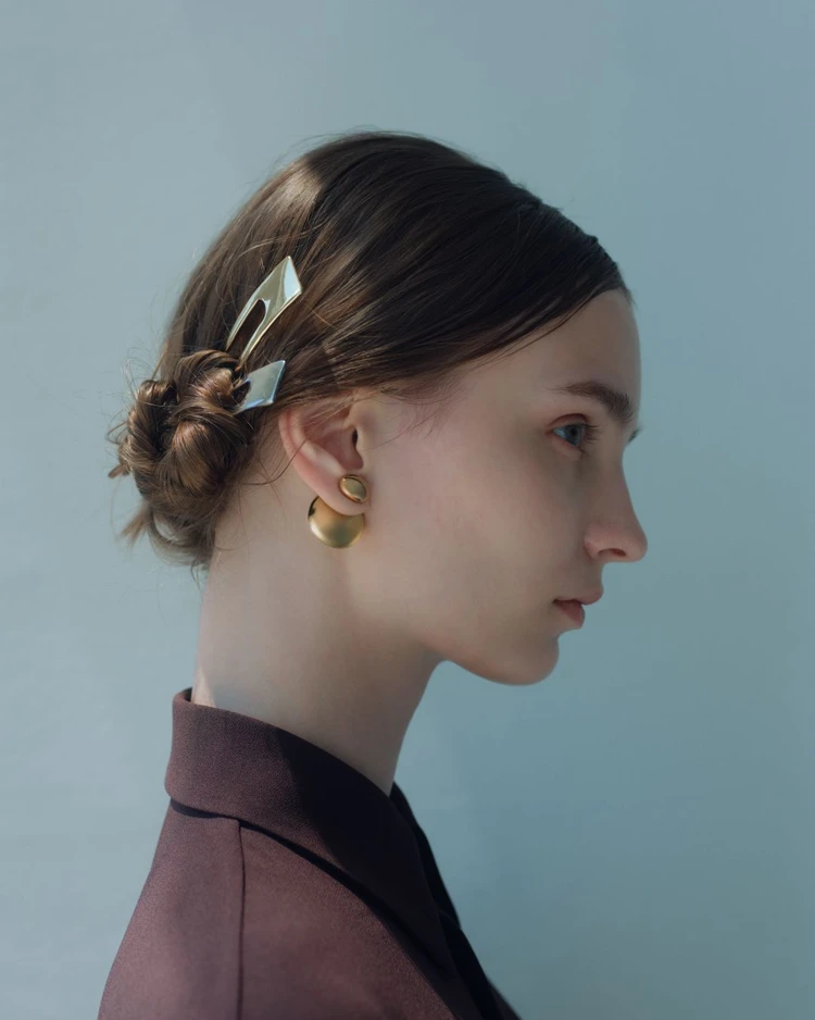 "NN"ヘアスティックセット(ゴールドとシルバー)色違いのスティックを合わせて