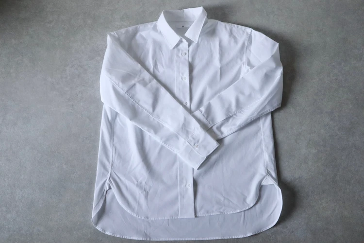 ユニクロ　+J　コラボ　スーピマコットンオーバーサイズシャツ　白シャツ　デザイン　前後差　