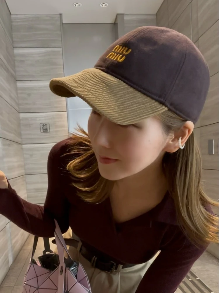 秋のcapコーデで抜け感をプラス【miumiu】_3