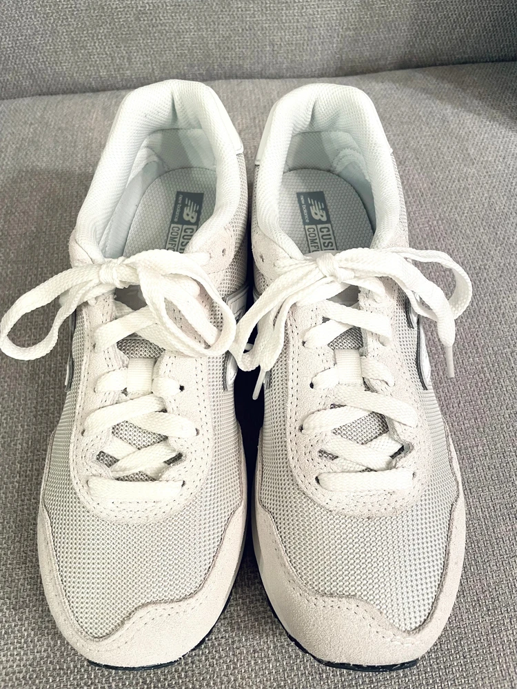 Qoo10はコスメだけじゃない！？オールシーズン使えるnew balanceのきれいめ白スニーカー_3