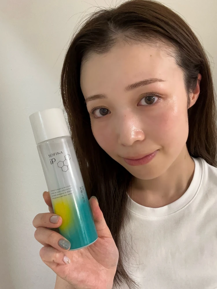花王 ソフィーナ iP 角層トリートメント 基礎化粧液 顔写真