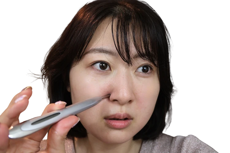 【SALONIA】一本3役!筋膜直アプローチのペン型美顔器を徹底レビュー【新発売】_2_2