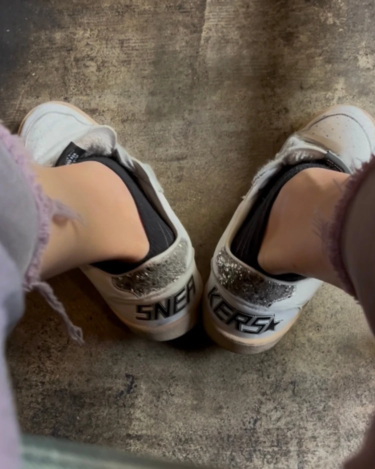 愛用白スニーカー紹介【Golden Goose】ハイブランドスニーカーで秋コーデ_1_2